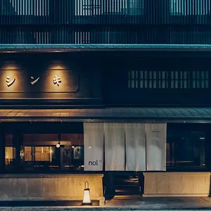 Nol Sanjo ホテル